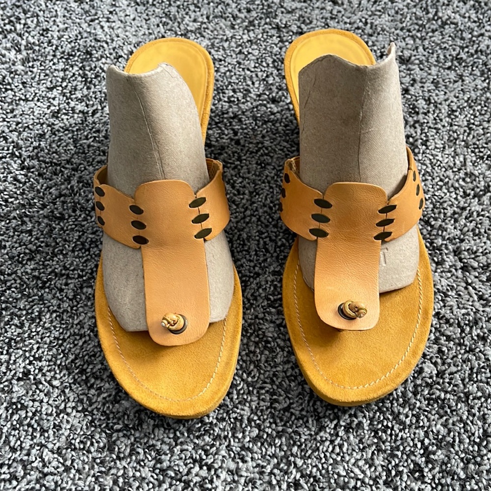 Women’s Leather Nine West DontFret Thong Sandals, Mustard, Size 10M
